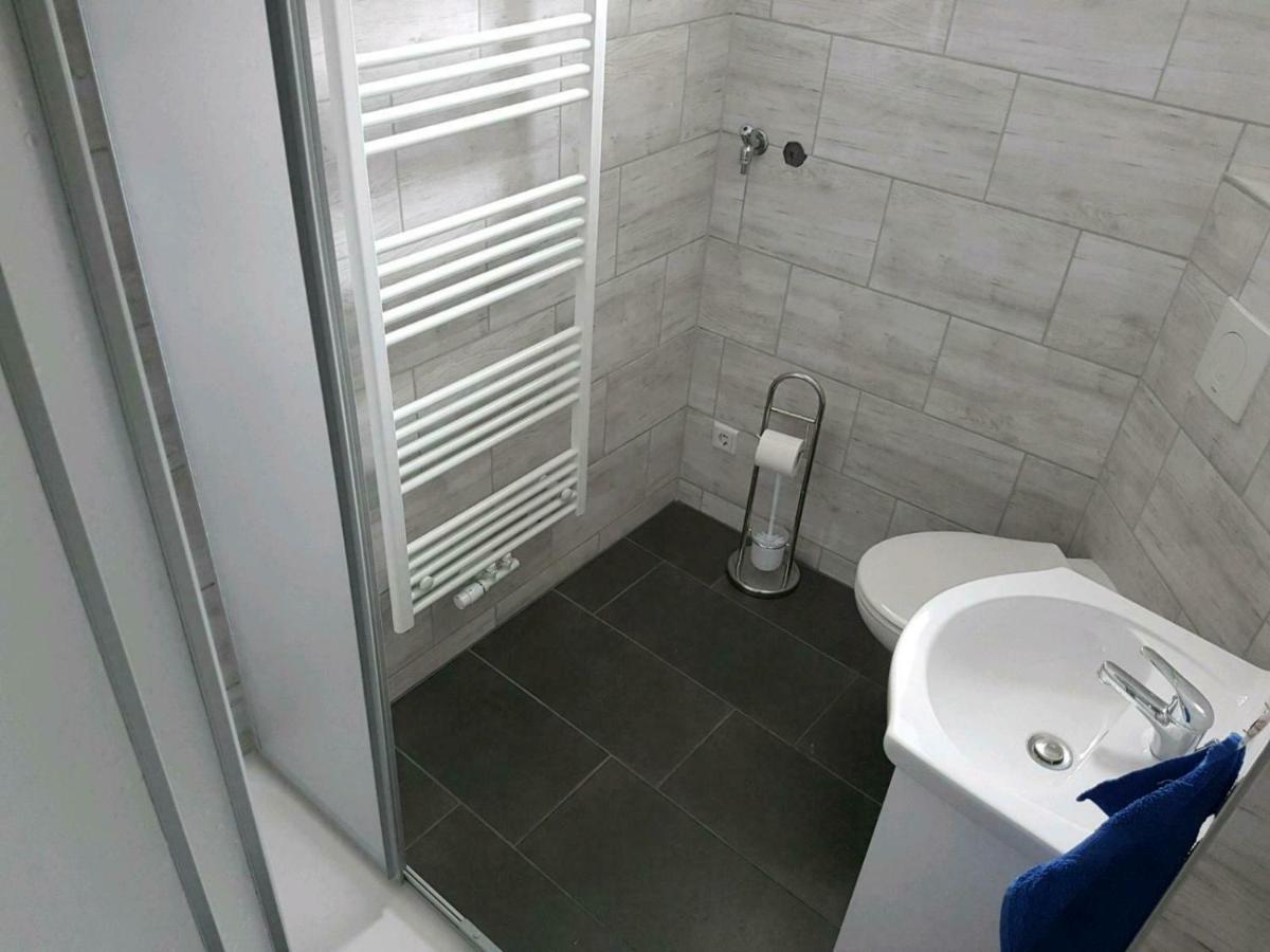 Einraum-Ferienwohnung 46M2 Eisenhuettenstadt-Diehlo Dış mekan fotoğraf