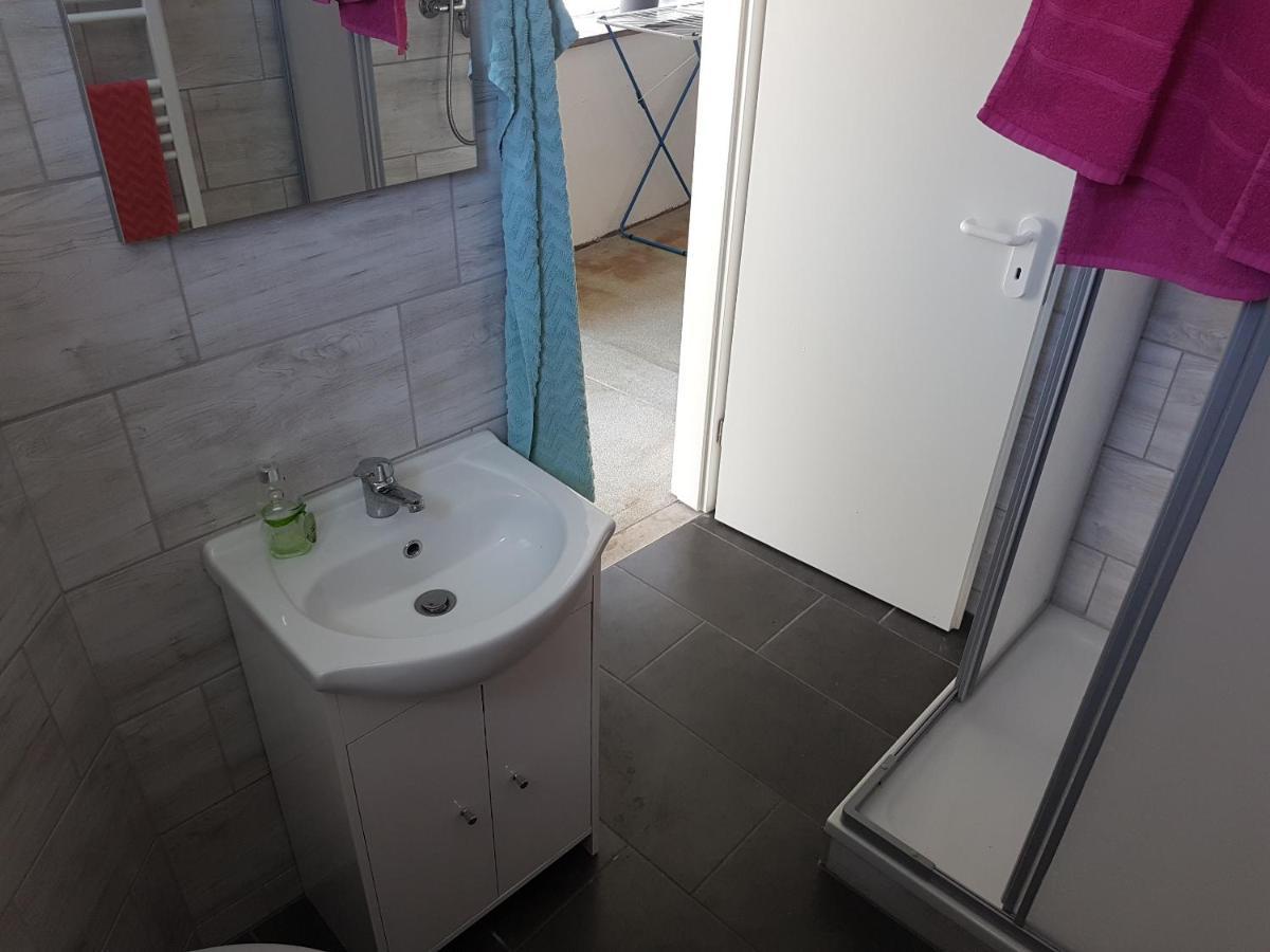 Einraum-Ferienwohnung 46M2 Eisenhuettenstadt-Diehlo Dış mekan fotoğraf
