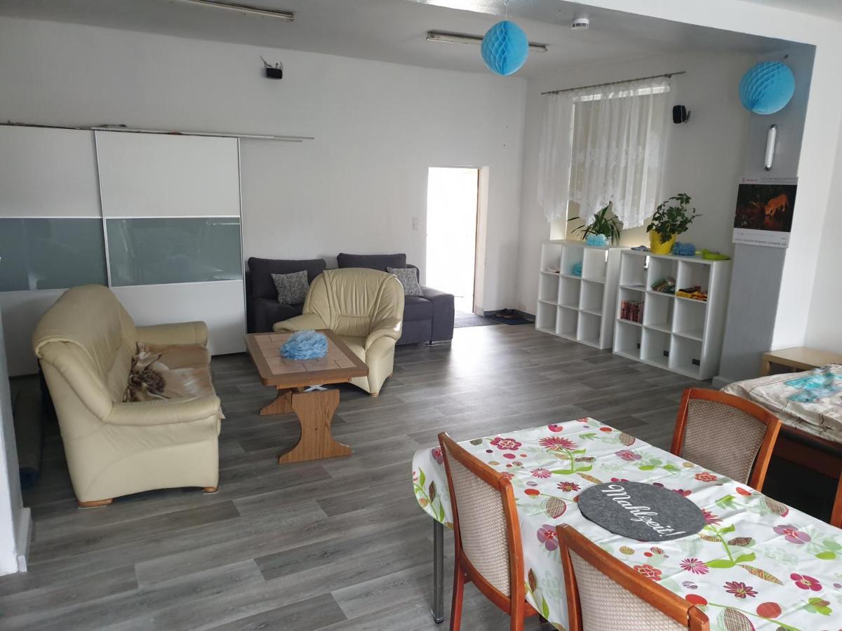 Einraum-Ferienwohnung 46M2 Eisenhuettenstadt-Diehlo Dış mekan fotoğraf